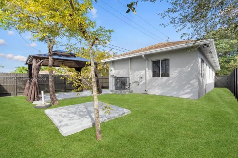 Villa ou maison à vendre à Miami, Floride: 3 chambres, 104.05 m2 № 1991135 - photo 27