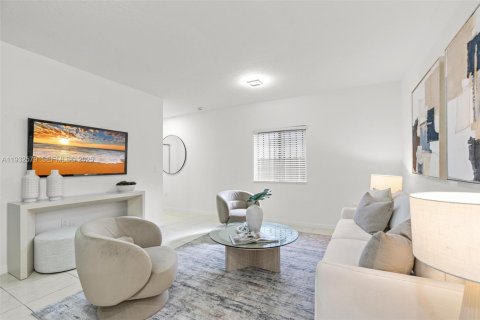 Villa ou maison à vendre à Miami, Floride: 3 chambres, 104.05 m2 № 1991135 - photo 7