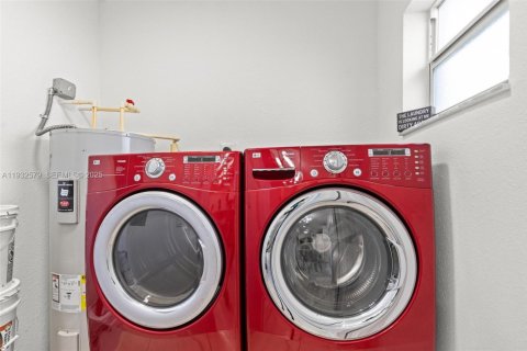 Villa ou maison à vendre à Miami, Floride: 3 chambres, 104.05 m2 № 1991135 - photo 23