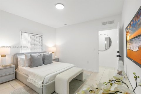 Villa ou maison à vendre à Miami, Floride: 3 chambres, 104.05 m2 № 1991135 - photo 18