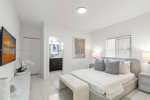 Villa ou maison à vendre à Miami, Floride: 3 chambres, 104.05 m2 № 1991135 - photo 16
