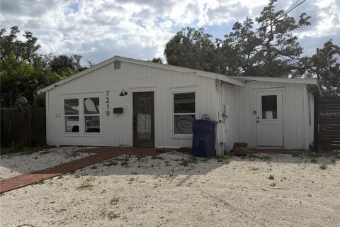 Villa ou maison à Tampa, Floride 3 chambres, 119.75 m2 № 2103918