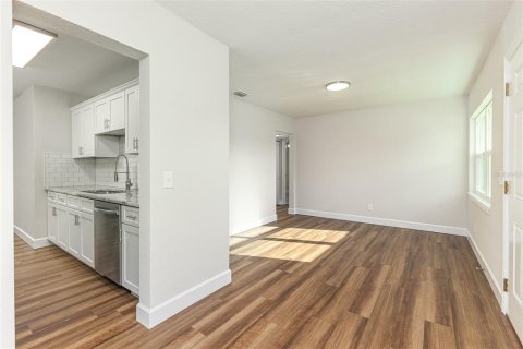 House in Lakeland, Florida 3 bedrooms, 132.11 sq.m. № 1516630 - photo 4