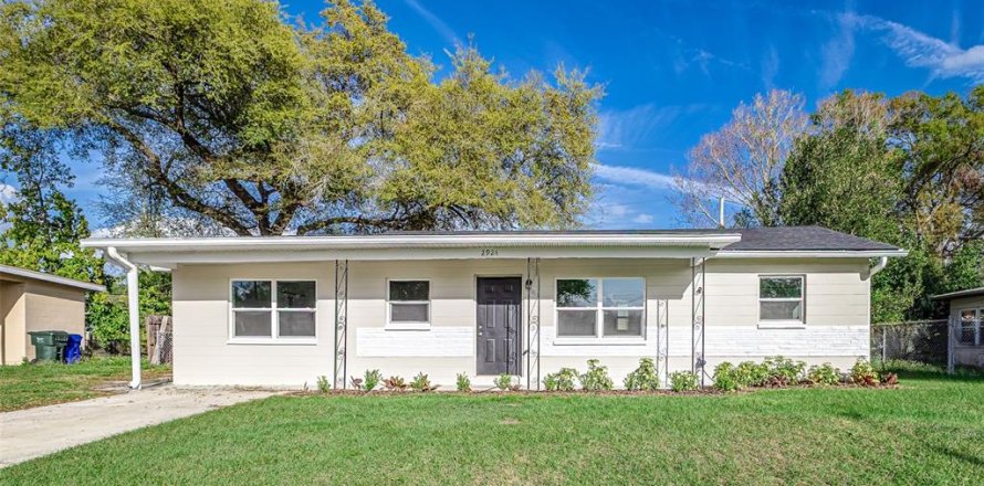 House in Lakeland, Florida 3 bedrooms, 132.11 sq.m. № 1516630