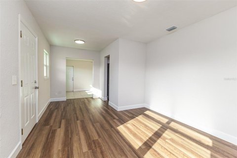 House in Lakeland, Florida 3 bedrooms, 132.11 sq.m. № 1516630 - photo 3