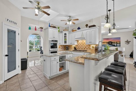 House in Palm Coast, Florida 3 bedrooms, 208.19 sq.m. № 2216414 - photo 18