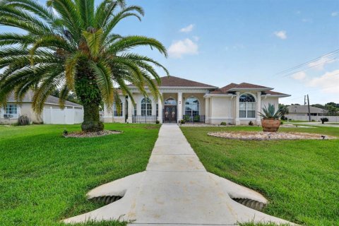 House in Palm Coast, Florida 3 bedrooms, 208.19 sq.m. № 2216414 - photo 5