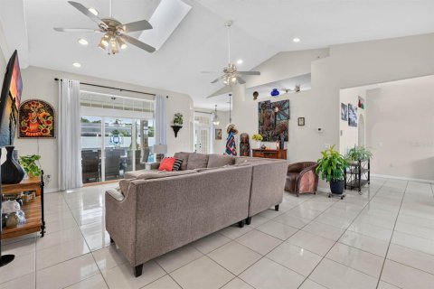 House in Palm Coast, Florida 3 bedrooms, 208.19 sq.m. № 2216414 - photo 14