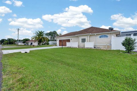 House in Palm Coast, Florida 3 bedrooms, 208.19 sq.m. № 2216414 - photo 10