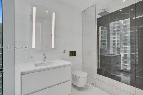 Condominio en venta en Miami, Florida, 4 dormitorios, 298.59 m2 № 1993954 - foto 29