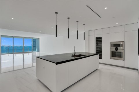 Condominio en venta en Miami, Florida, 4 dormitorios, 298.59 m2 № 1993954 - foto 8