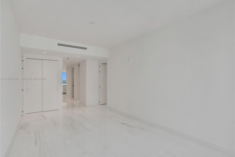 Condominio en venta en Miami, Florida, 4 dormitorios, 298.59 m2 № 1993954 - foto 19