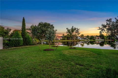 Villa ou maison à vendre à Pembroke Pines, Floride: 3 chambres, 190.54 m2 № 1996047 - photo 28