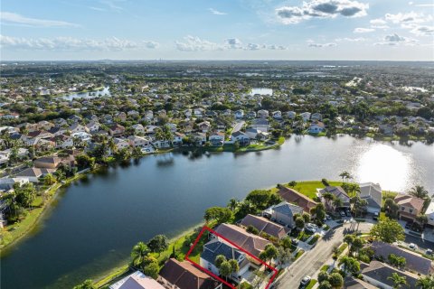 Villa ou maison à vendre à Pembroke Pines, Floride: 3 chambres, 190.54 m2 № 1996047 - photo 23