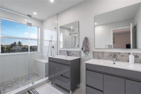 Villa ou maison à vendre à Pembroke Pines, Floride: 3 chambres, 190.54 m2 № 1996047 - photo 17