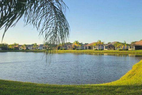 House in Port St. Lucie, Florida 2 bedrooms, 125.88 sq.m. № 2432567 - photo 3