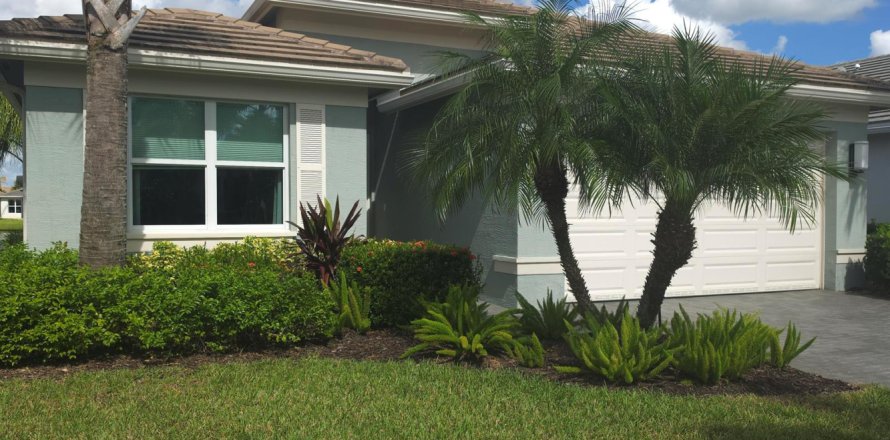 House in Port St. Lucie, Florida 2 bedrooms, 125.88 sq.m. № 2432567