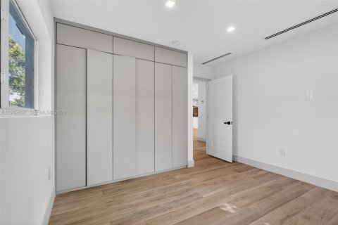 House in Delray Beach, Florida 3 bedrooms, 176.24 sq.m. № 2008700 - photo 15