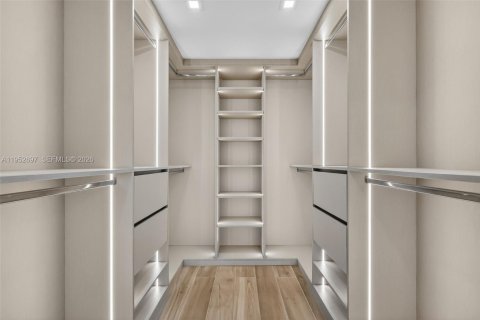 House in Delray Beach, Florida 3 bedrooms, 176.24 sq.m. № 2008700 - photo 28