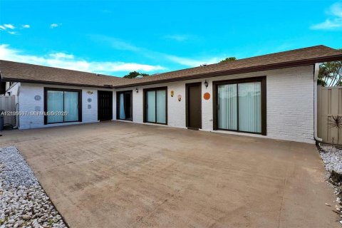 Casa en Boca Raton, Florida 3 dormitorios, 118.54 m2 № 2414142
