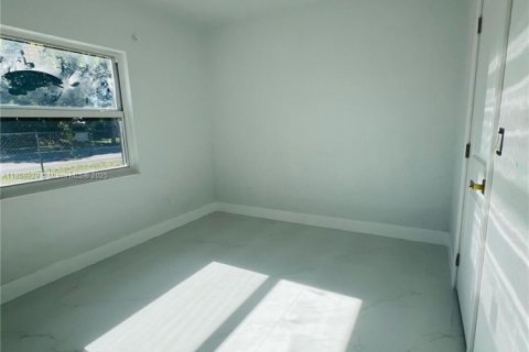 House in North Miami Beach, Florida 3 bedrooms, 120.87 sq.m. № 1891100 - photo 26