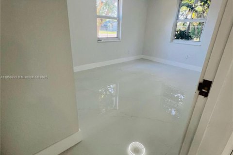 House in North Miami Beach, Florida 3 bedrooms, 120.87 sq.m. № 1891100 - photo 22
