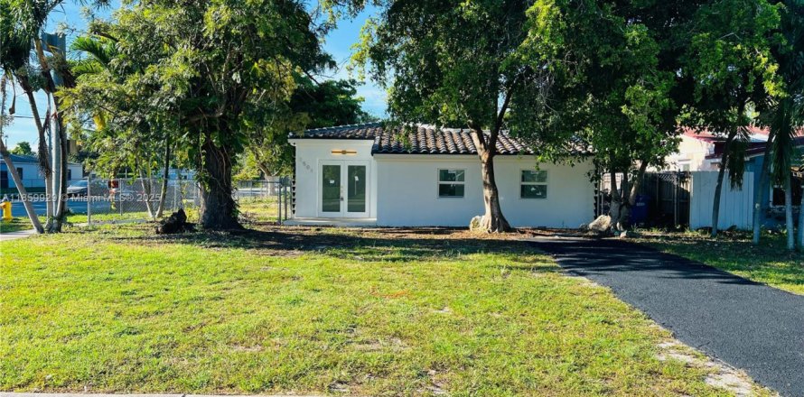 House in North Miami Beach, Florida 3 bedrooms, 120.87 sq.m. № 1891100
