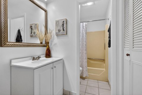 Купить кондоминиум в Уэст-Палм-Бич, Флорида 6 комнат, 94.85м2, № 2193660 - фото 13