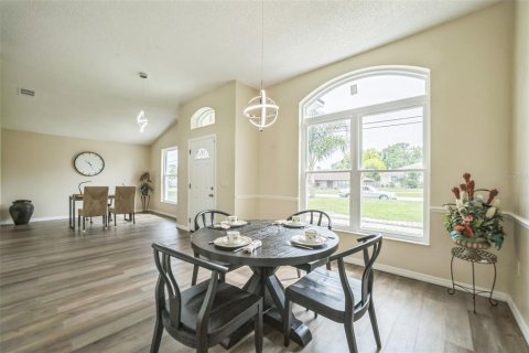 Casa en venta en Deltona, Florida, 4 dormitorios, 192.68 m2 № 1765280 - foto 8