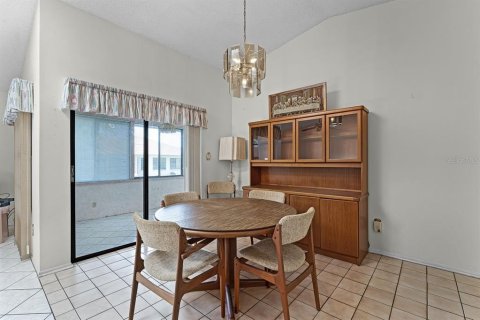 House in Orlando, Florida 3 bedrooms, 149.76 sq.m. № 1787571 - photo 7