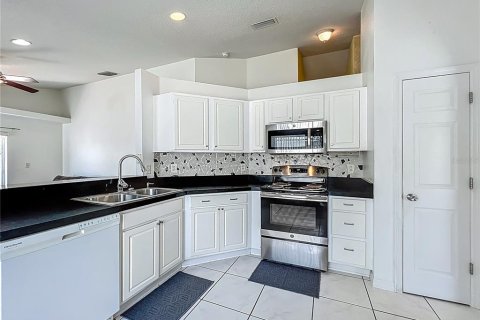 House in Winter Garden, Florida 4 bedrooms, 174.84 sq.m. № 1774963 - photo 16