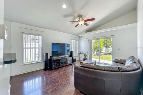 House in Winter Garden, Florida 4 bedrooms, 174.84 sq.m. № 1774963 - photo 18