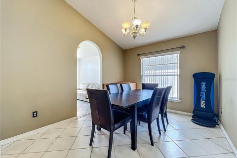 House in Winter Garden, Florida 4 bedrooms, 174.84 sq.m. № 1774963 - photo 12