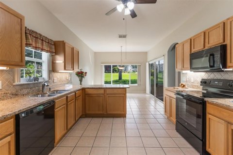 House in Leesburg, Florida 2 bedrooms, 174.66 sq.m. № 1878132 - photo 4