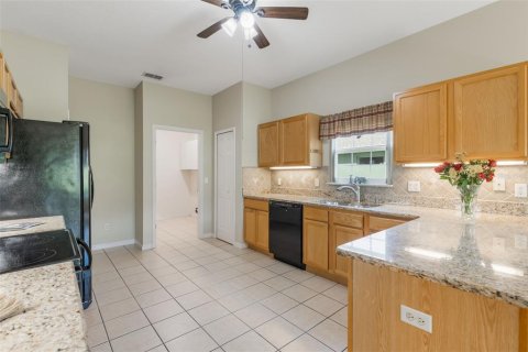 House in Leesburg, Florida 2 bedrooms, 174.66 sq.m. № 1878132 - photo 11