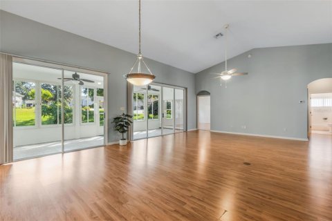 House in Leesburg, Florida 2 bedrooms, 174.66 sq.m. № 1878132 - photo 5