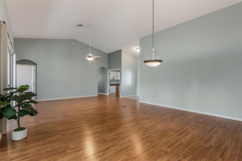 House in Leesburg, Florida 2 bedrooms, 174.66 sq.m. № 1878132 - photo 9
