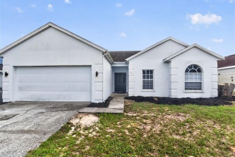 House in Davenport, Florida 3 bedrooms, 112.6 sq.m. № 2366539