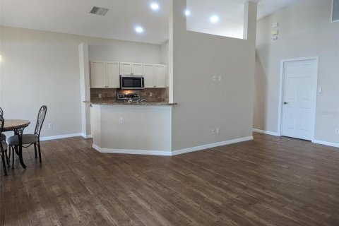 House in Sarasota, Florida 2 bedrooms, 155.15 sq.m. № 1856248 - photo 10