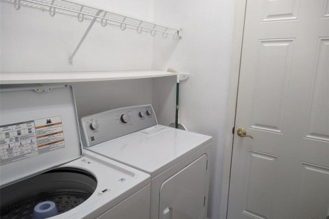 House in Sarasota, Florida 2 bedrooms, 155.15 sq.m. № 1856248 - photo 21