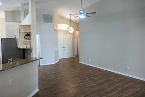 House in Sarasota, Florida 2 bedrooms, 155.15 sq.m. № 1856248 - photo 4
