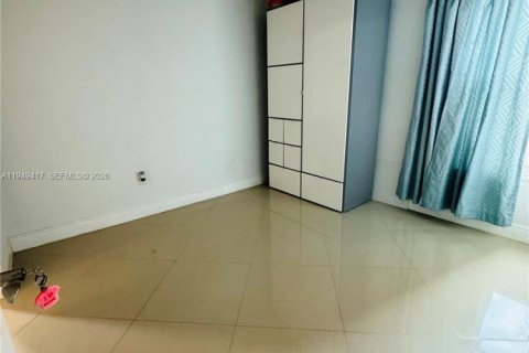 Condo in Miami, Florida, 2 bedrooms № 2005171 - photo 6