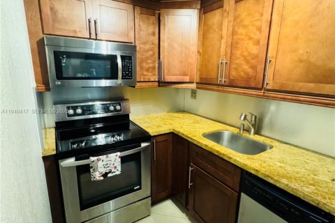 Condo in Miami, Florida, 2 bedrooms  № 2005171