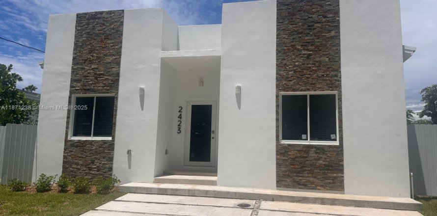 House in Fort Lauderdale, Florida 4 bedrooms, 154.78 sq.m. № 1895812