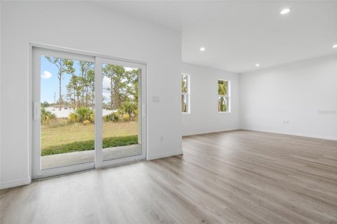 House in Lehigh Acres, Florida 3 bedrooms, 142.33 sq.m. № 2419866 - photo 21
