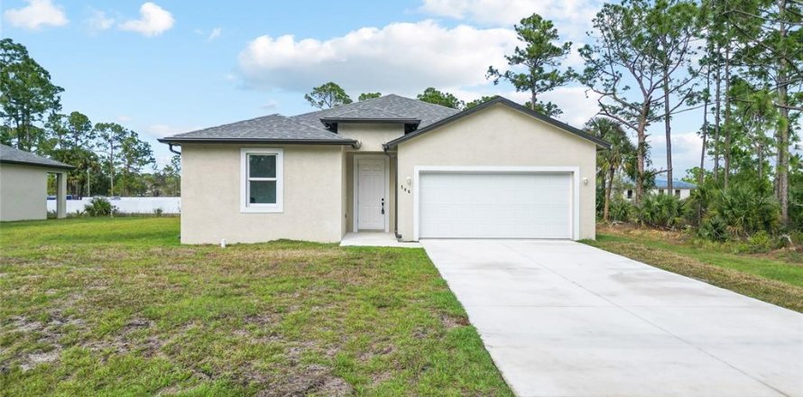 House in Lehigh Acres, Florida 3 bedrooms, 142.33 sq.m. № 2419866