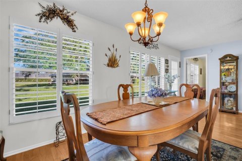 Condo in New Port Richey, Florida, 2 bedrooms  № 1747041 - photo 4