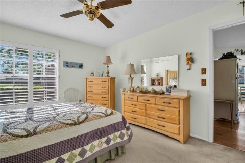 Condo in New Port Richey, Florida, 2 bedrooms  № 1747041 - photo 16