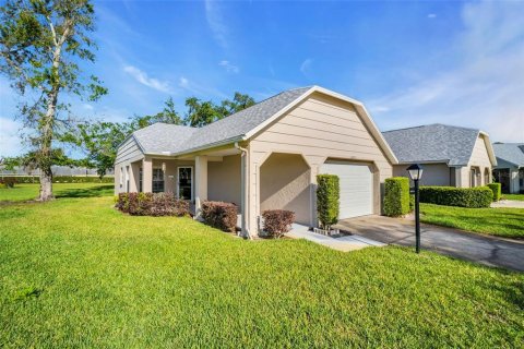 Condo in New Port Richey, Florida, 2 bedrooms  № 1747041 - photo 15