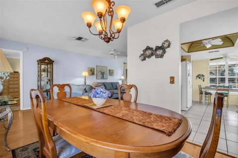 Condo in New Port Richey, Florida, 2 bedrooms  № 1747041 - photo 26